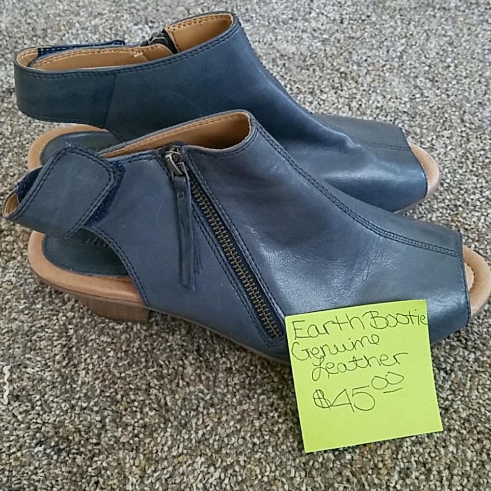 Earth booties denim blue 9D